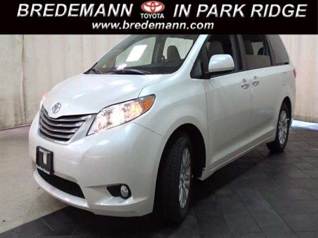 2017 Toyota Sienna XLE